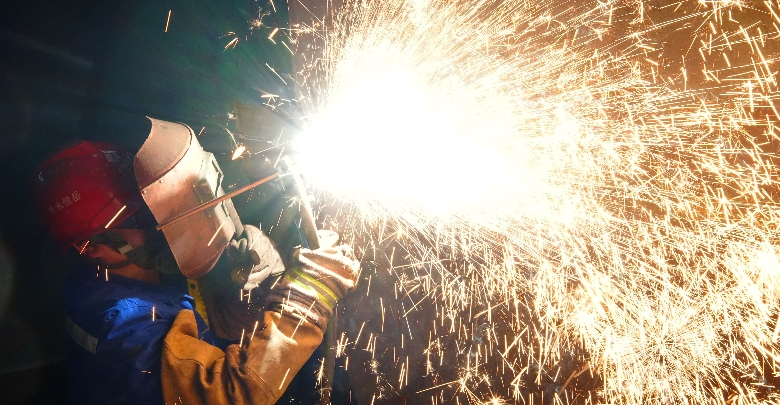 春来生产热潮涌